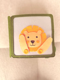 Silent book en tissu Les Mini Curieux (0–3 ans)